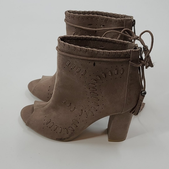 BAMBOO Shoes - Bamboo tan open toe chunky booties. Size 10
